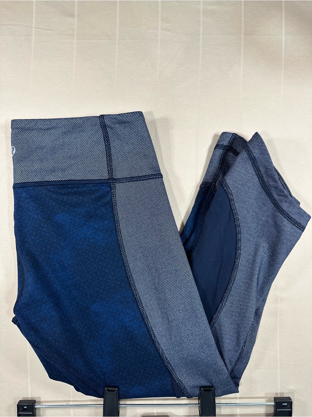Lululemon Wunder Under Crop Leggings Special Edition *Sashiko Blue Size 6 EUC